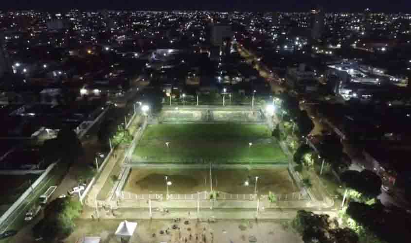 Chuvas e pandemia não impedem melhorias na iluminação pública de Porto Velho