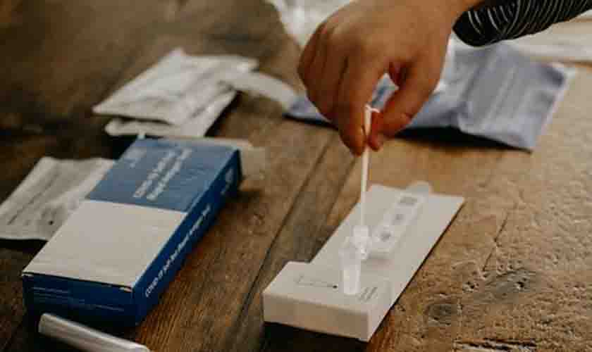 Autotestes de Covid-19 começam a ser vendidos nas farmácias