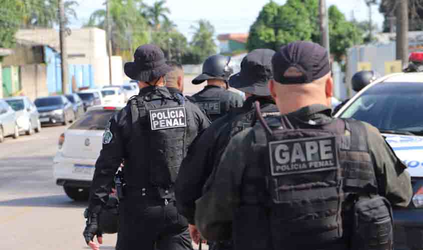 Governo de RO intensifica ações de segurança em bloco carnavalesco na zona Sul de Porto Velho, com operação de patrulhamento da Polícia Penal