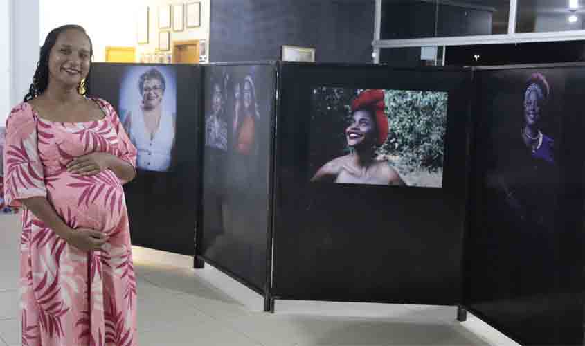 A exposição está aberta ao público na Galeria da Fundação Cultural de Vilhena (FCV) até 14 de março de 2025