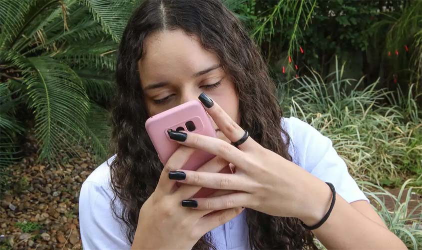 Guia orienta como abordar violência de gênero nas redes