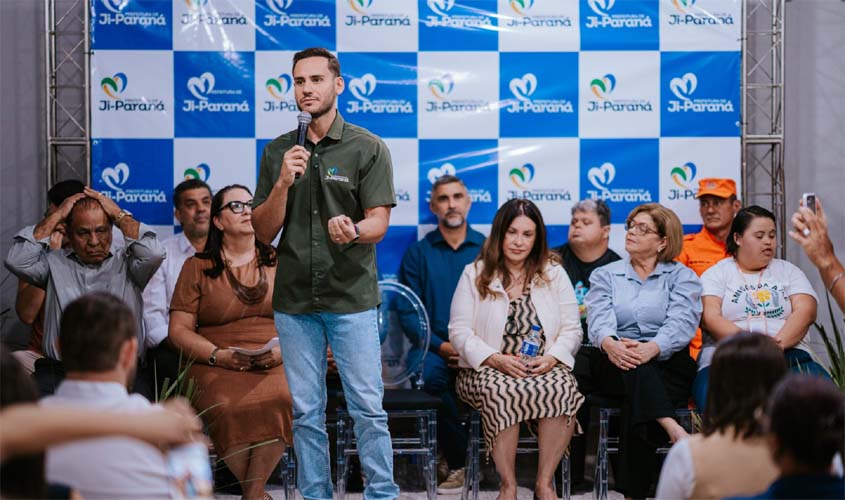 Prefeitura entrega R$ 6 mi do FUMCRIANÇA a projetos sociais