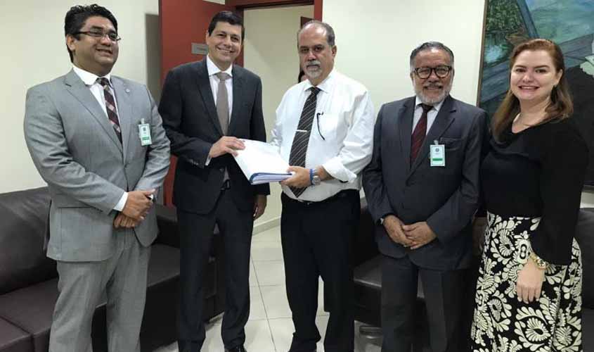 OAB entrega ao TJRO lista sêxtupla para vaga de juiz eleitoral