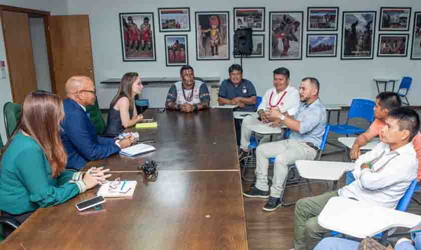 Funai promove reunião para debater apoio a cooperativas indígenas de Rondônia