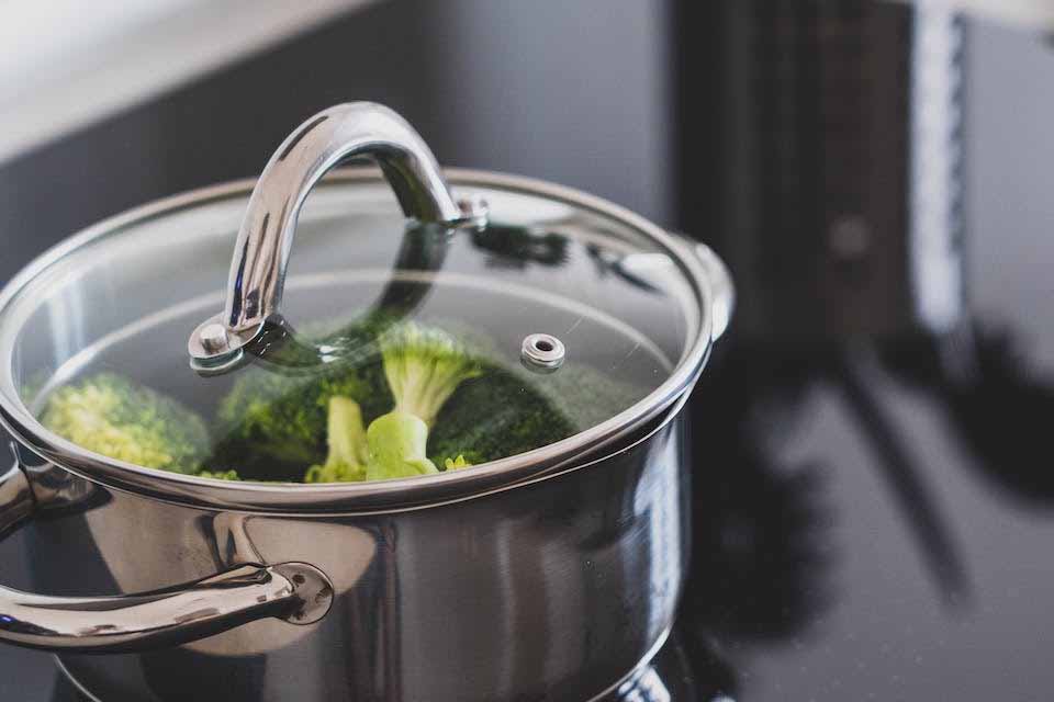 Panela velha é quem faz comida boa ? Até você conhecer a sua panela de indução