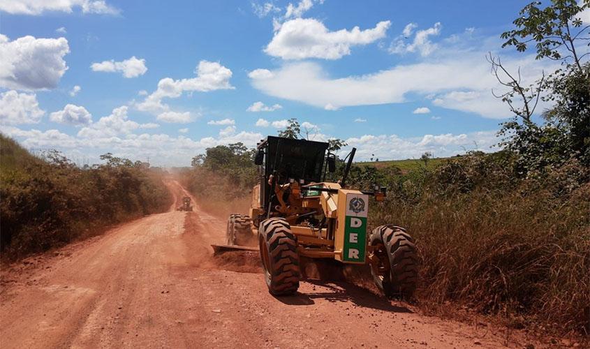 DER recupera rodovias na região para melhor trafegabilidade