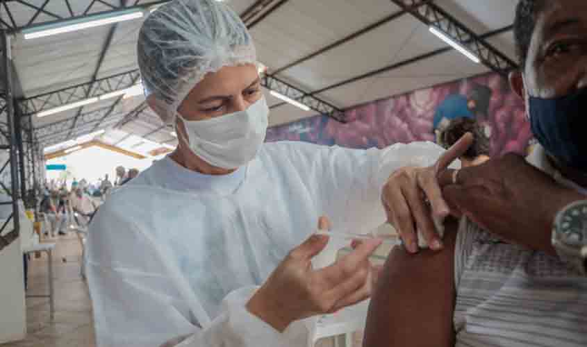 Prefeitura vai vacinar idosos com mais de 60 anos por demanda espontânea