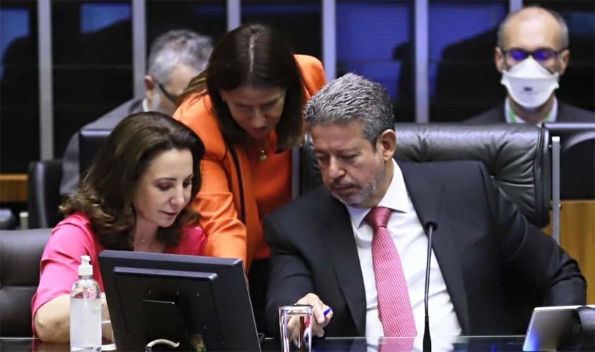 Jaqueline Cassol consegue aprovar,  por unanimidade,  Lei Henry Borel, que protege crianças de violência doméstica
