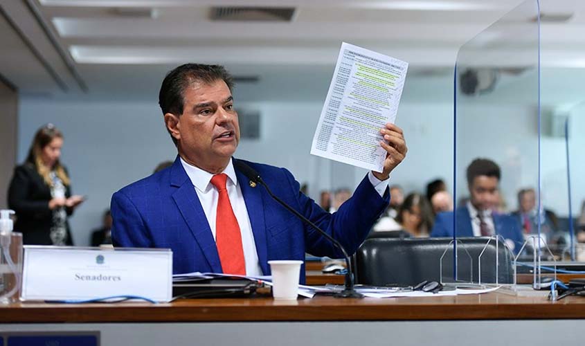 Senadores cobram solução de aéreas para franquia de bagagem em voo 