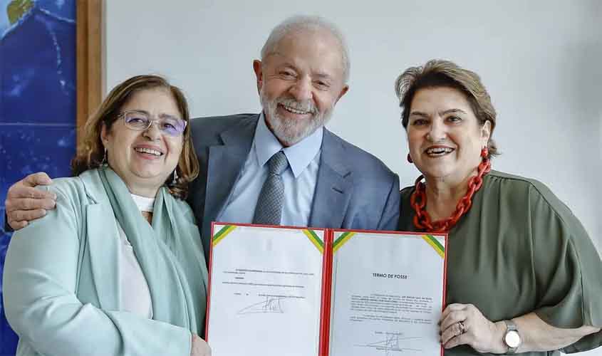 Lula empossa Márcia Lopes no Ministério das Mulheres