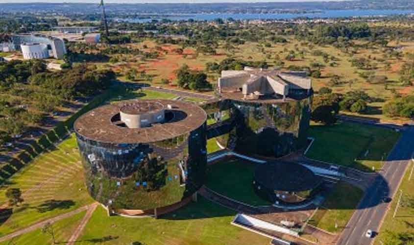 Municípios podem criar regras para impedir contratação de parentes de agentes públicos com o Poder Público, reafirma STF