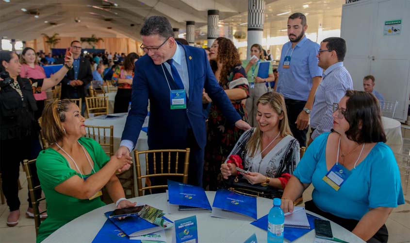 DEPOIS DE RESOLVIDA A QUESTÃO PARTIDÁRIA, ROCHA ESTARIA SE PREPARANDO PARA ANUNCIAR NOVAS MUDANÇAS