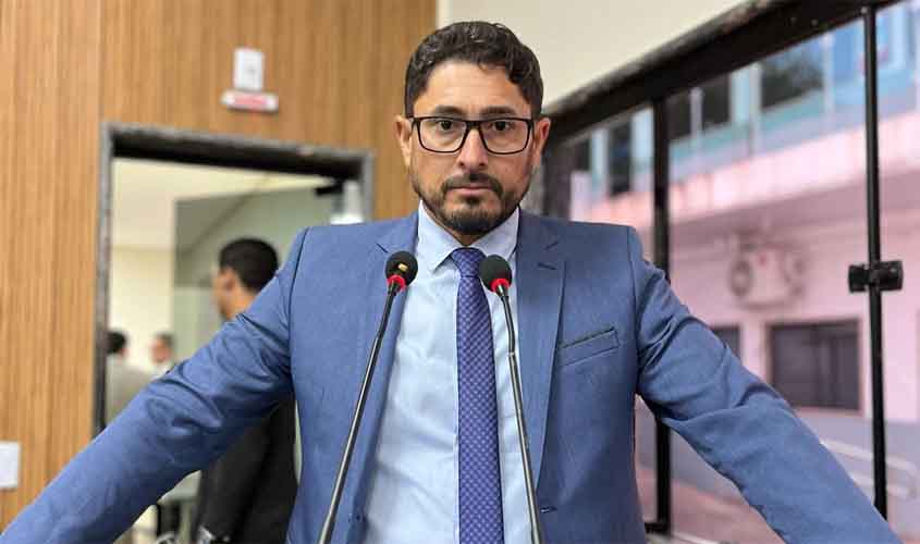 PACELE CONSEGUE VEÍCULO PARA TRANSPORTE DE PACIENTES DOS DISTRITOS QUE SE DESLOCAM À CIDADE, PARA ATENDIMENTO