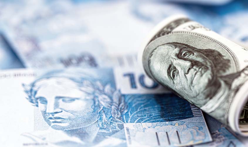 Salário de comandante em dólar deve seguir cotação da contratação
