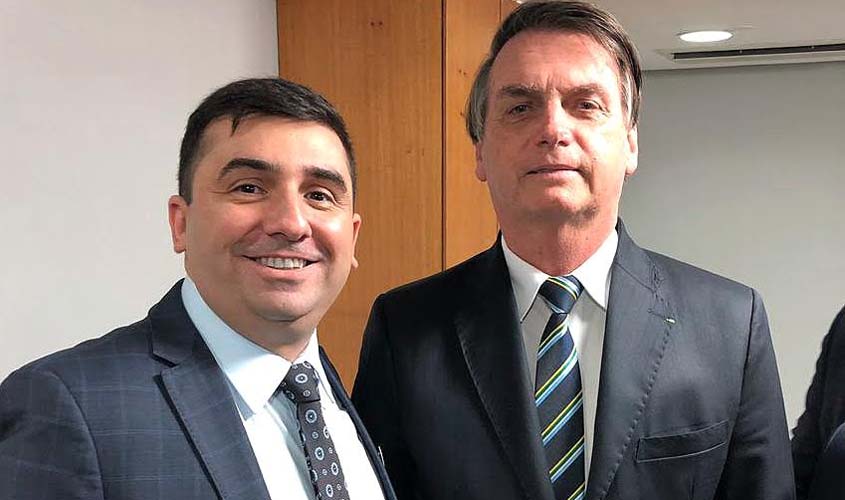Sócio do Rocha Filho Advogados comenta assinatura de Decreto de Bolsonaro sobre a transposição de servidores