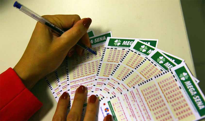 Ninguém acerta a Mega-Sena e prêmio acumula em R$ 9 milhões