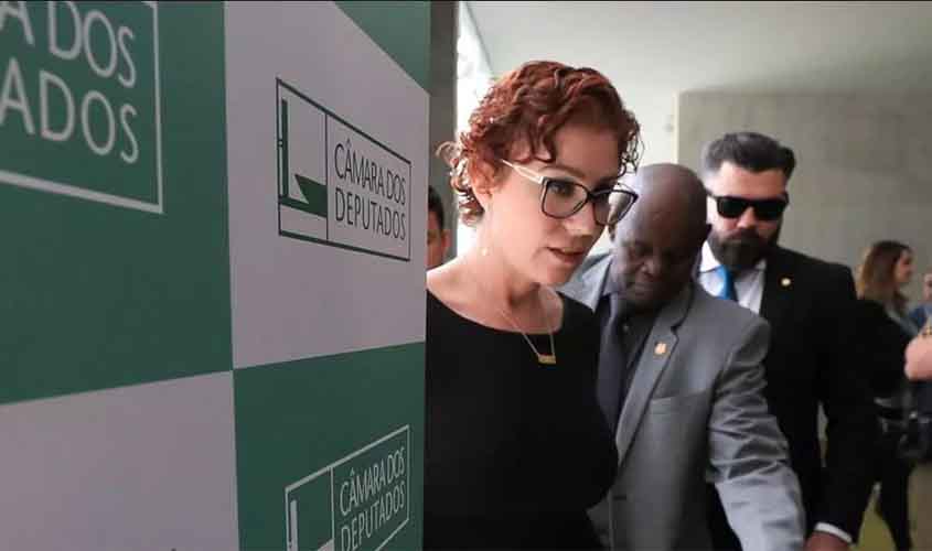Caso Zambelli pode ter desfecho na CCJ na semana que vem