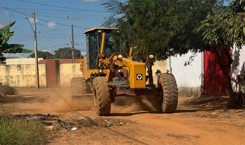 Prefeitura intensifica serviços de patrolamento em Porto Velho