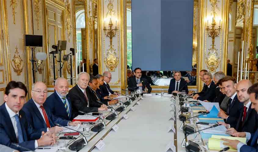 Macron pede inclusão de cláusulas-espelho para acordo UE-Mercosul