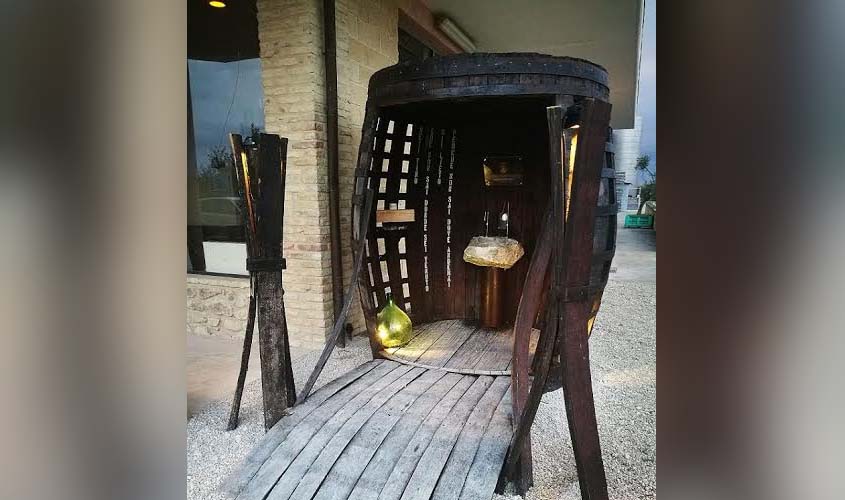 Itália tem fonte de vinho gratuito que jorra 24 horas por dia