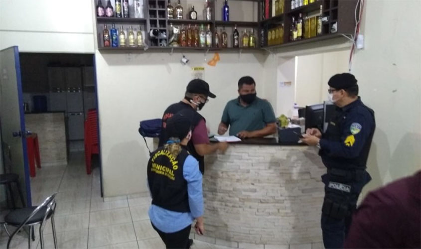 Prefeitura interdita estabelecimentos que estavam atuando de forma irregular