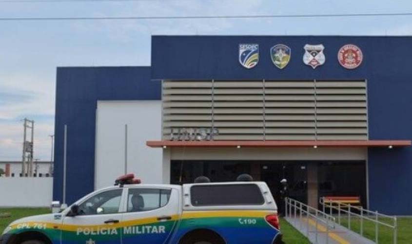 Ao sair de casa, rapaz de 26 anos é roubado e agredido por assaltantes armados com faca em Vilhena