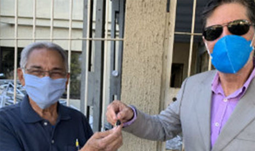 TJRO entrega chaves para o construtor que executará obra da Emeron