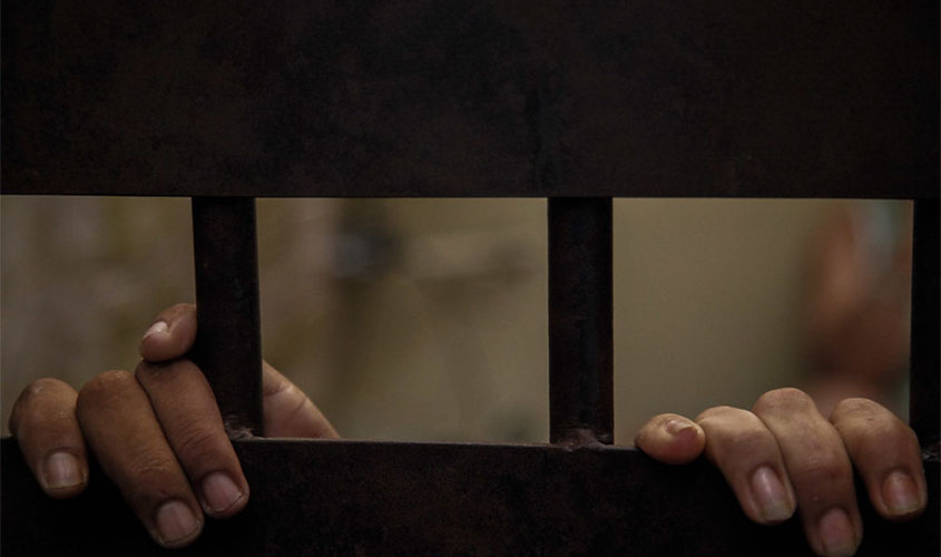 Casos de Covid-19 no sistema prisional crescem 82% em um mês