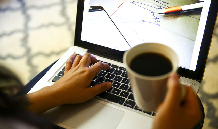 Serviço público tem mais pessoal em trabalho remoto que setor privado