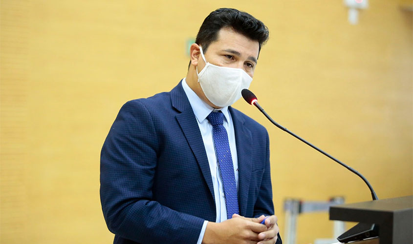 Deputado Marcelo Cruz pede banheiro químico para ser utilizado no Espaço Alternativo o ano inteiro