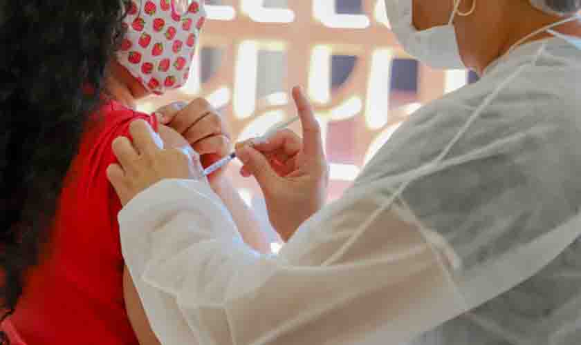 Porto Velho começa vacinação para pessoas acima de 23 anos