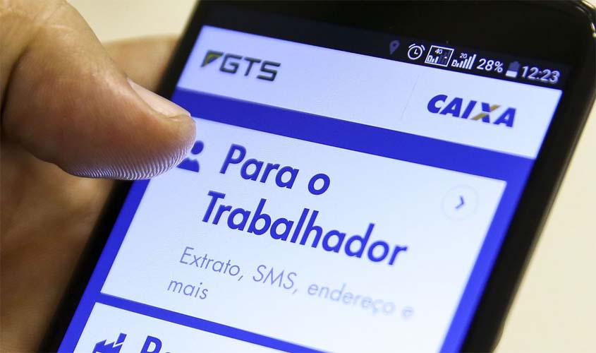 Agência Brasil explica: como aposentado que trabalha pode sacar FGTS