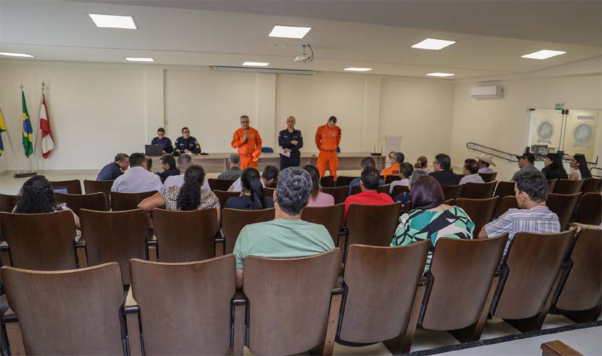 Prefeitura participa de reunião sobre o termo de conduta da cavalgada