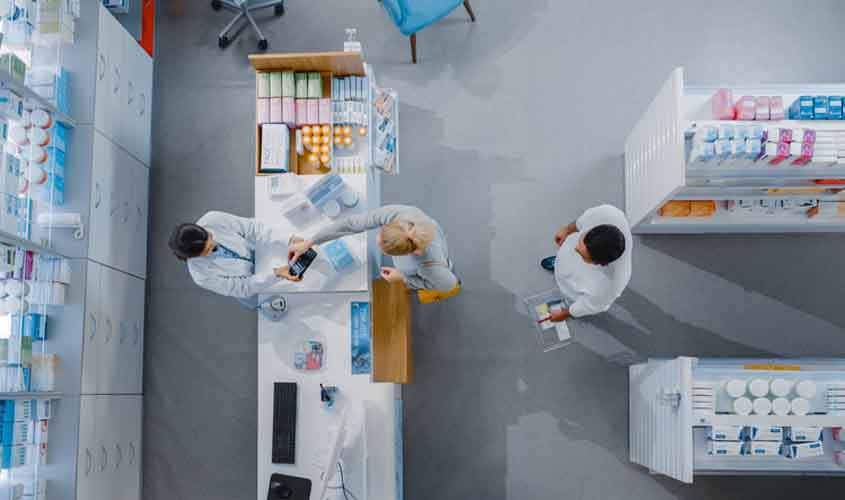 Farmácia deverá indenizar balconista vítima de três assaltos