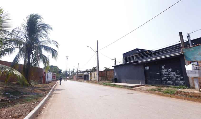 Obras de pavimentação no Bairro Jardim Santana, em Porto Velho, melhoram a mobilidade e impulsionam desenvolvimento