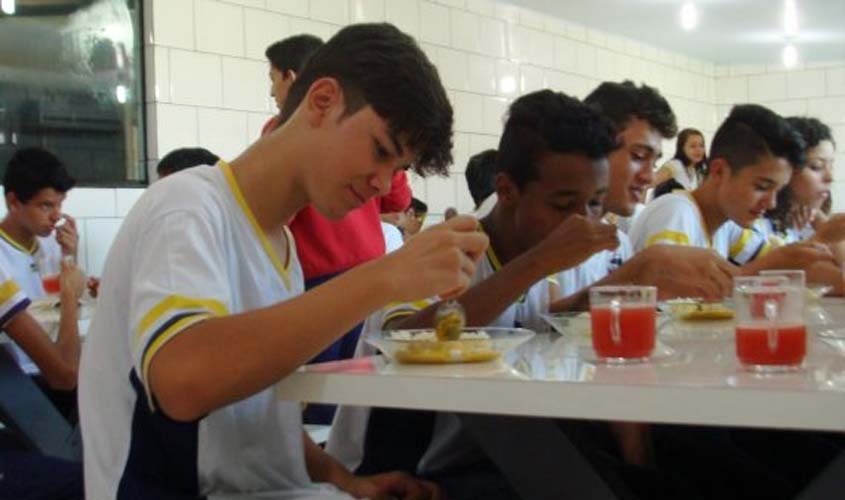 Possibilidade de prorrogação das parcelas do Cartão Alimentação Escolar é avaliada pelo Governo do Estado