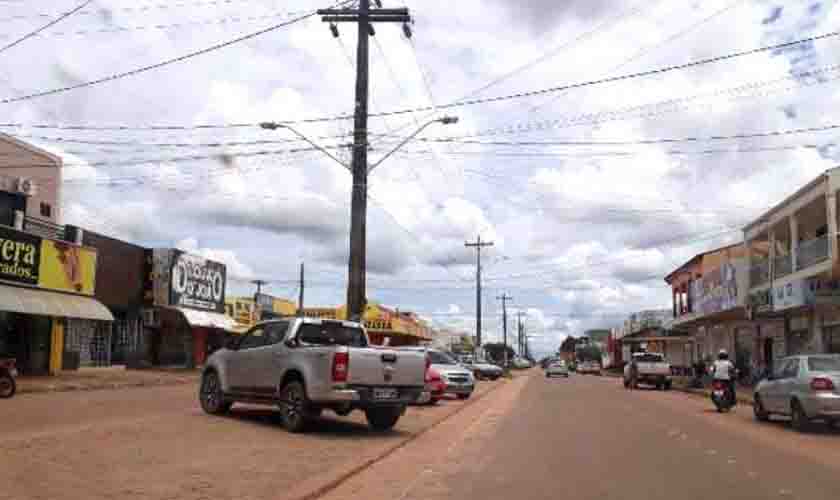 Inconformado, homem acusa pastor e ameaça matar mulher dentro de igreja evangélica na cidade