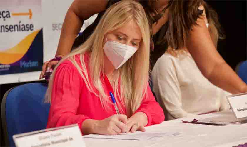 Primeira – dama assina termo de cooperação para combate e prevenção da hanseníase