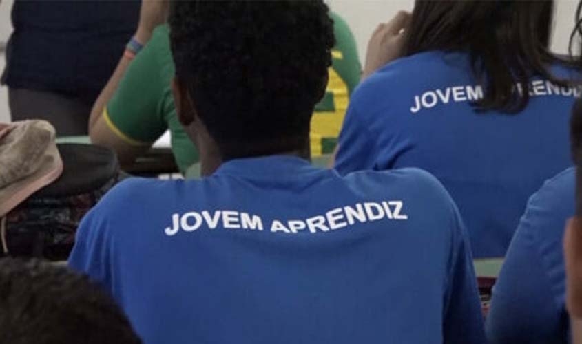 Lei da Aprendizagem não pode ser vista como obrigação para empresas, mas como oportunidade aos jovens, dizem especialistas