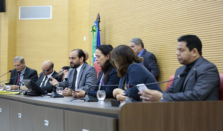 Embaixada do Brasil na Bolívia garante que brasileiros estão sendo assistidos durante conflitos no país