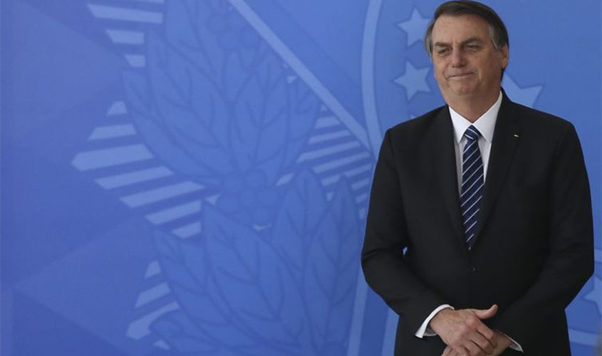 Governo completa 300 dias, comemora investimentos e apresenta reformas