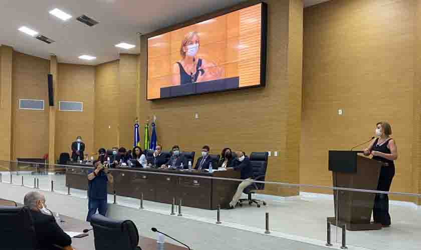 Sintero participa de audiência pública e faz críticas ao descumprimento do Plano Estadual de Educação