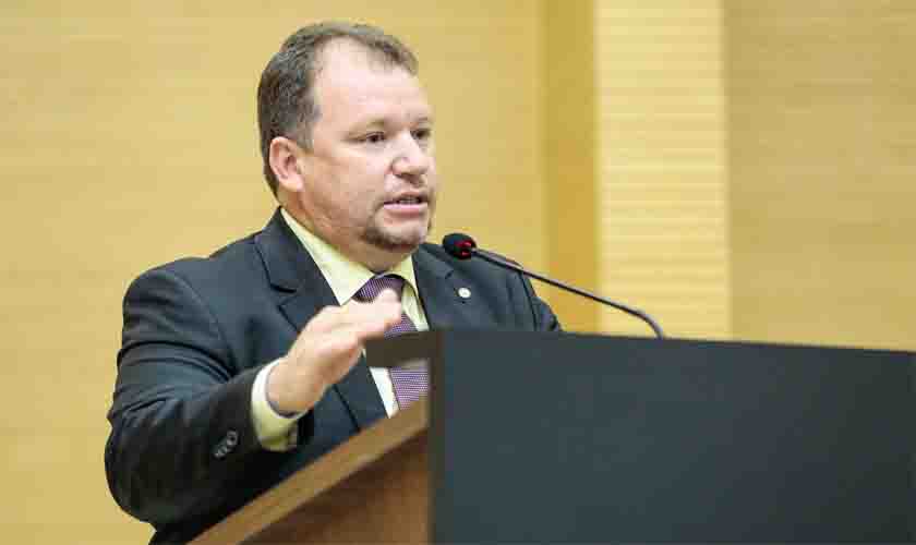 Deputado Dr. Neidson defende maior divulgação dos meios de Disque Denúncia contra maus-tratos a animais