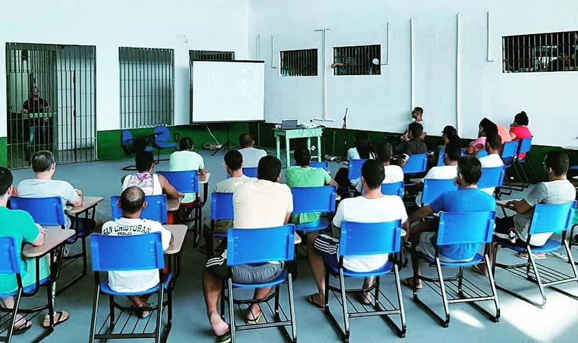 Violência doméstica é tema de atividade na comarca do município