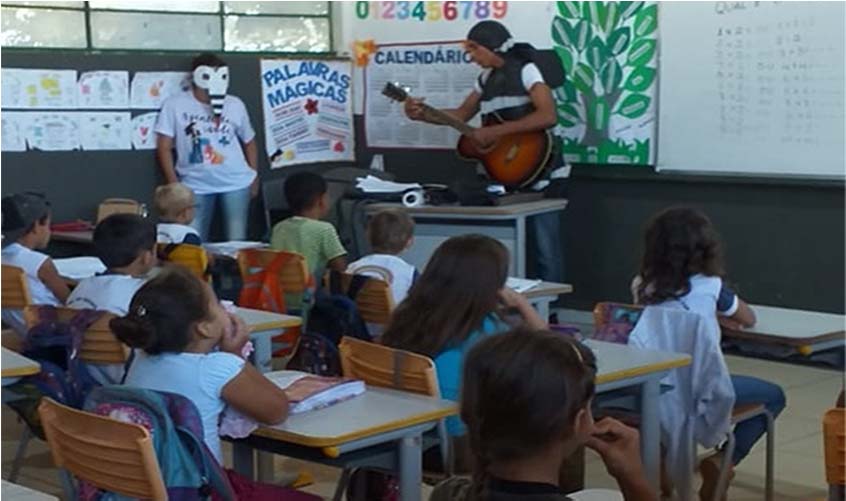 Saúde realiza palestra de conscientização sobre a dengue para os estudantes 