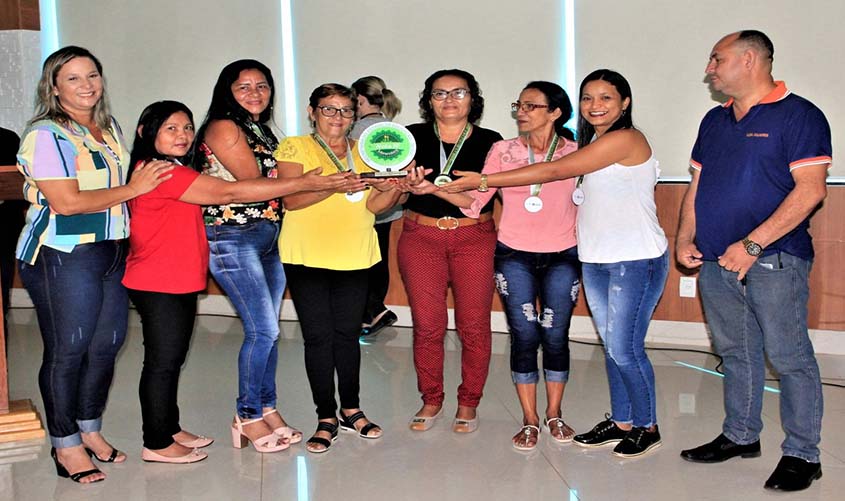 Vencedores do primeiro concurso Merendeira Nota 10 são premiados em Porto Velho