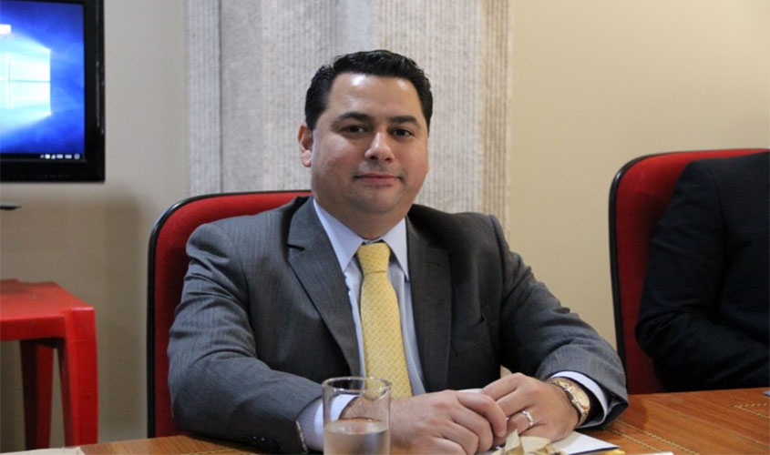 Setor de Serviços protesta contra união de Pis e Cofins