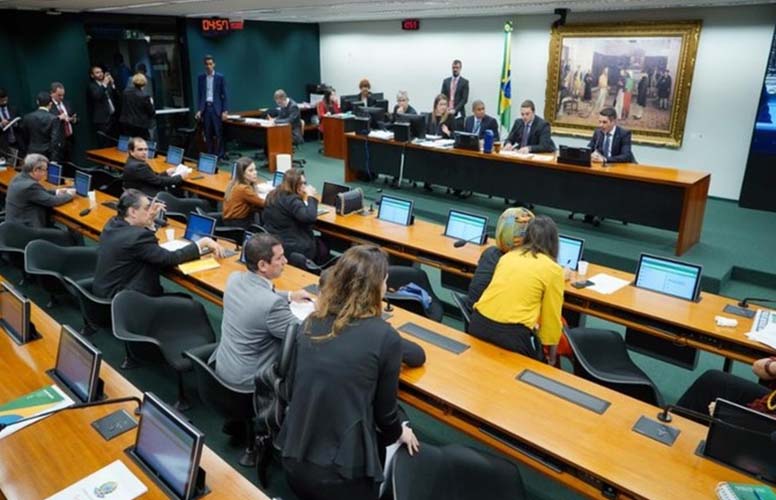 CCJ da Câmara aprova uso de precatório para compra de imóveis