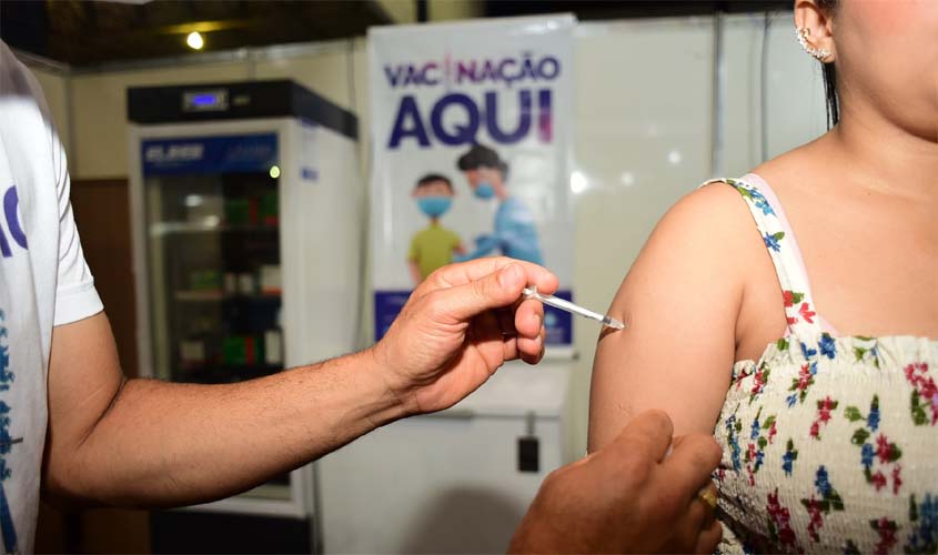 Mais de 100 doses de vacinas são aplicadas na ConstruAgro