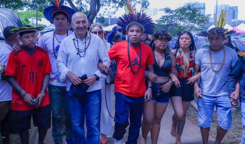 Senado aprova projeto de Confúcio Moura para indígenas